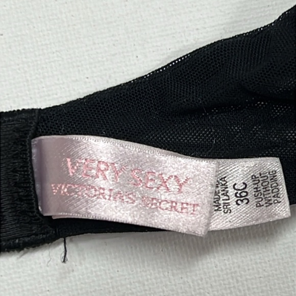 Victoria’s Secret very sexy bra - Picture 9 of 12